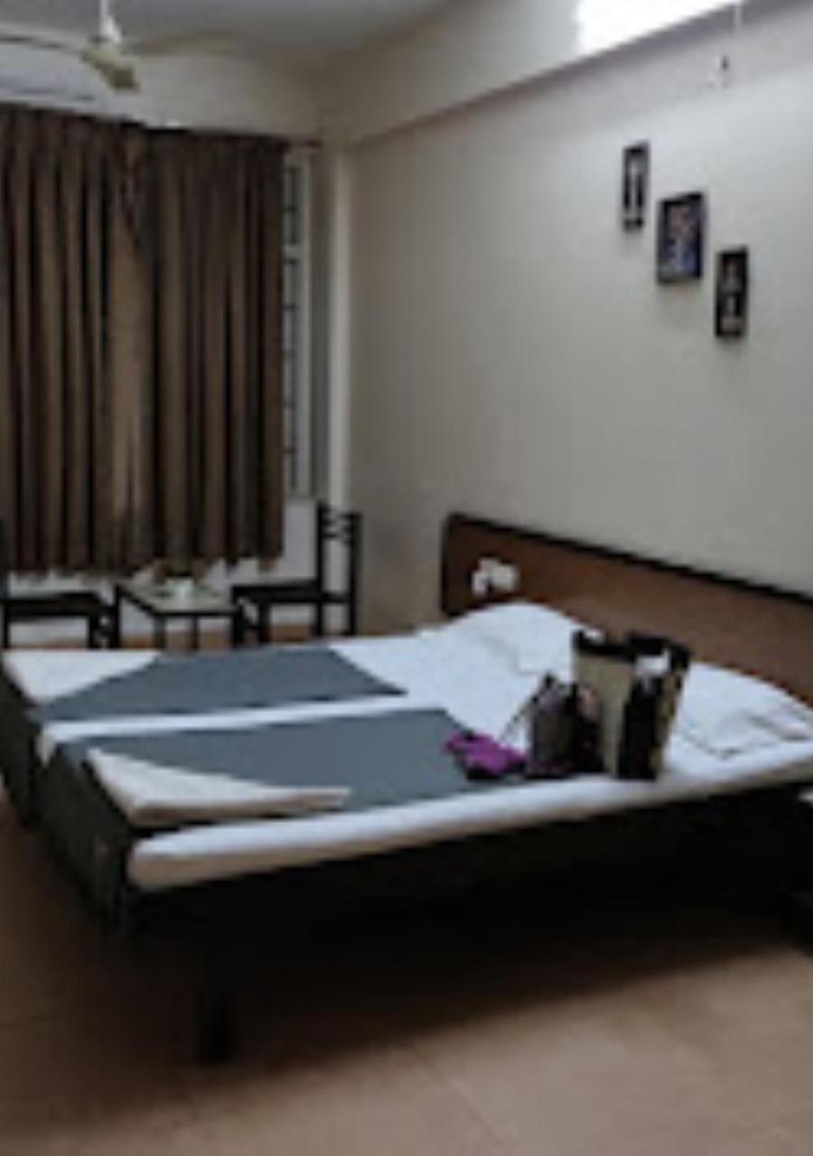 Hotel Durvankur Ganpatipule Kültér fotó