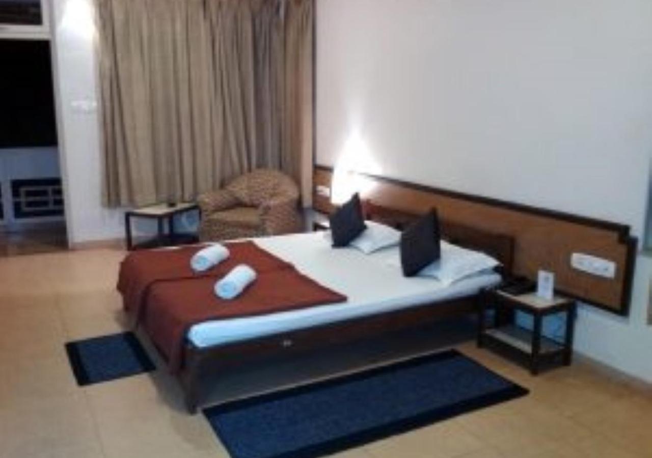 Hotel Durvankur Ganpatipule Kültér fotó