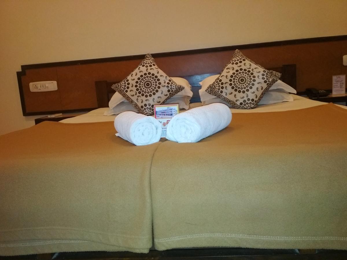 Hotel Durvankur Ganpatipule Kültér fotó
